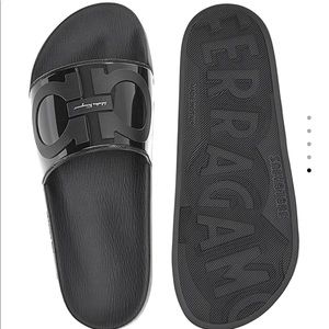 Ferragamo Gancini Black Slide in Size 10